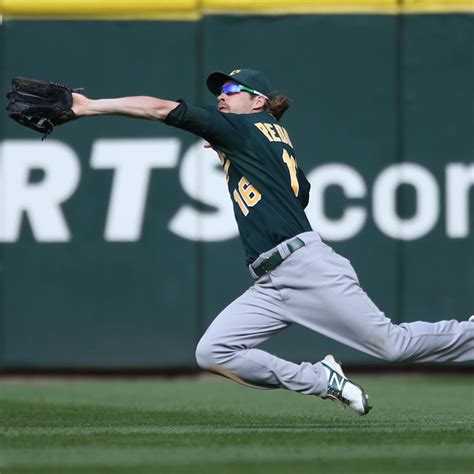 Oakland A S Josh Reddick Wins Team S First Outfield Gold Glove In 27 Years News Scores