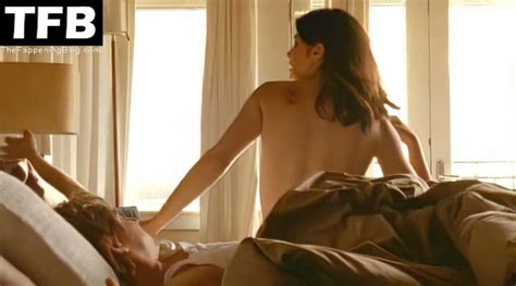 Cobie Smulders Topless Tru Calling 4 Pics Video The Sex Scene