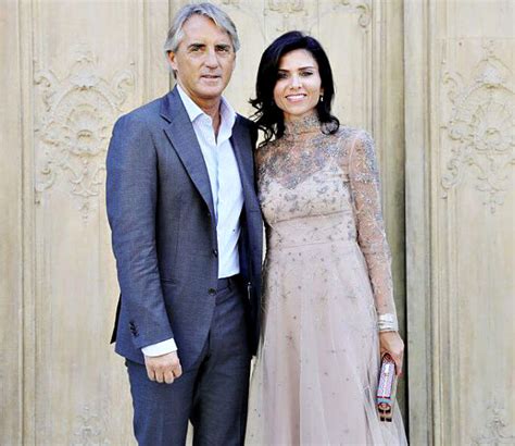 Türkiye'ye karşı çok iyi bir oyun ortaya koyduklarını belirten mancini, kolay değildi. Roberto Mancini sposa Silvia Fortini: ci sono già le ...