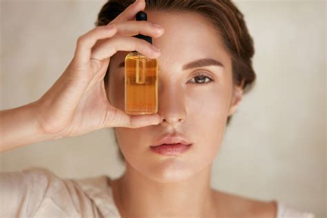 Kako se koristi ulje za lice i kako se izvodi masaža lica Naslovi net