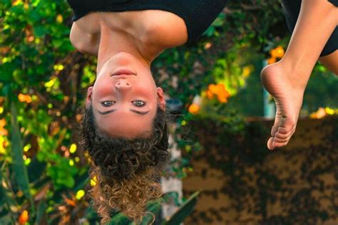 Pin By God Warriors On Awesome Sofie Dossi Sofie Dossi Dance Photography Dance Photography Poses