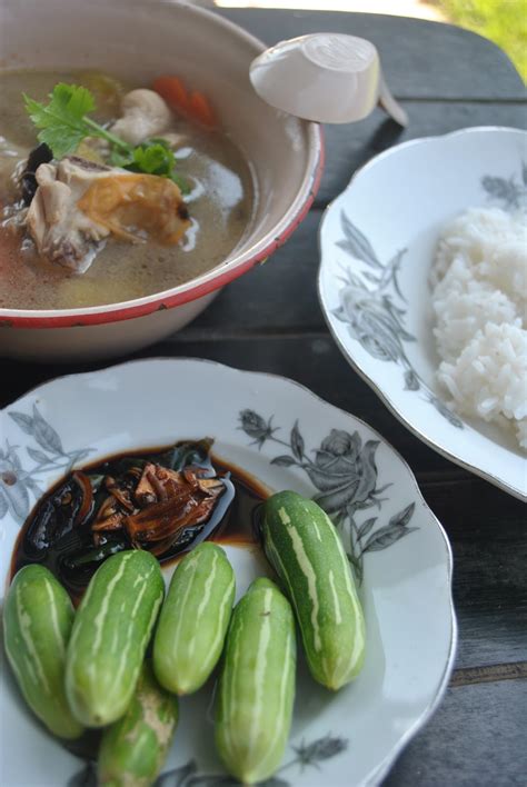 Hari ini kita akan membagikan resep masakan yang berkuah yaitu sup. ummizzkitchen: Sup ayam ringkas