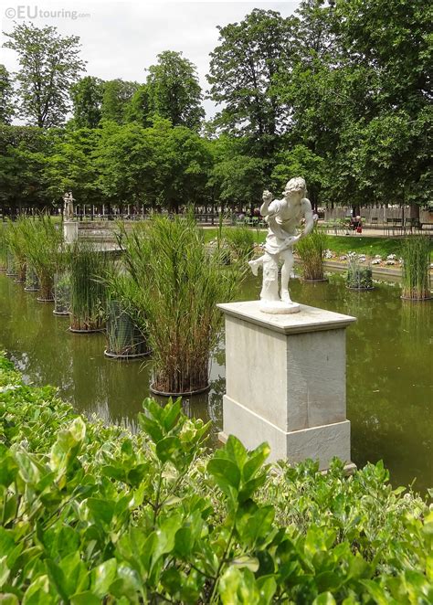 The Hippomene Statue Inside Jardin Des Tuileries Page 750