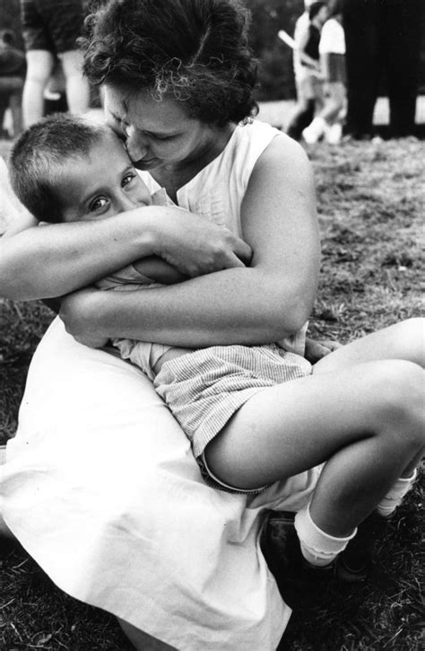 Fotos Reencontradas De Madre Con Sus Hijos De Hace 50 Años