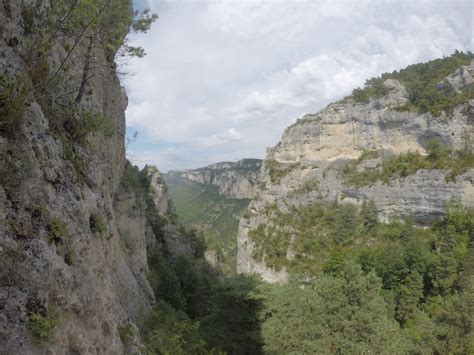 Cevennes Gorges Du Tarn Et Les Grands Causses Escapeo
