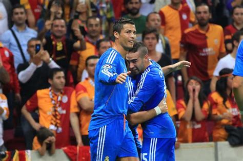 Znajdziemy tu również filmy, seriale, programy. Mecz Real Madryt - Galatasaray w TVP 1. Transmisja na żywo ...