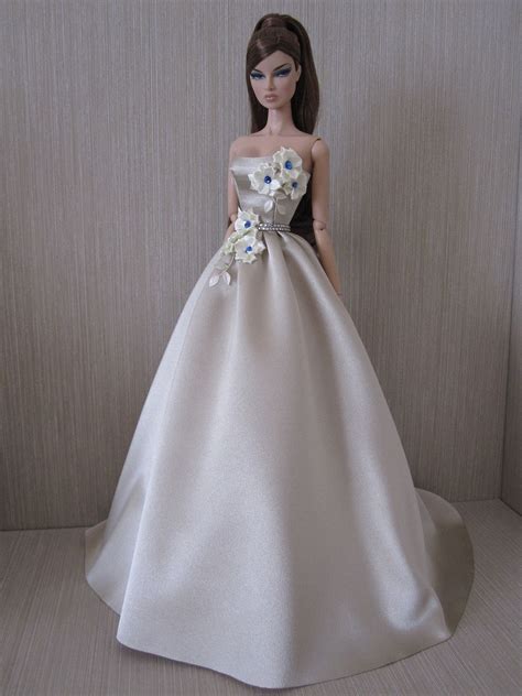 Fashion Royalty Eugenia Drama | Barbie dress, Barbie gowns, Doll ...