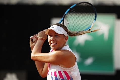 219 susan bandecchi over tsvetana pironkova #rolandgarros pic.twitter.com/lja2bqjmjc. Roland Garros: Amanda Anisimova vs Tamara Korpatsch ...