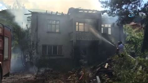 Yangında İki Katlı Ev Kullanılamaz Hale Geldi Son Dakika