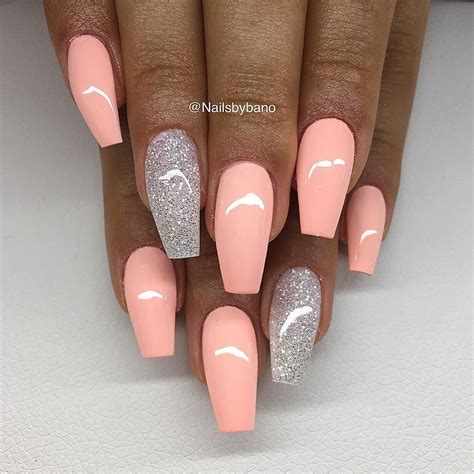 Designing and manufacturing quality light a cerno classic ✨. @KortenStEiN #AcrylicNails2018 | Gelové nehty, Barevné ...