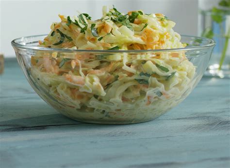 If i summed up all the weight i have lost and gained again it would be more than i weigh today, so i can't say that i have been successful. Klassisk coleslaw | Bama