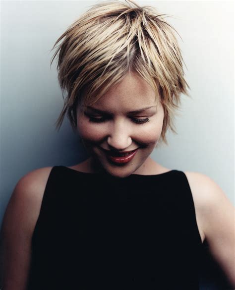 The feathered, layered, and relaxed look is unique for the modern day and doesn't require. 2015 Short Shaggy Hairstyles for Fine Hair - Short ...