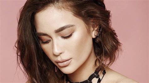 Ms arci muñoz is now sgt arci muñoz pafr! LOTD: Arci Muñoz Is Making a Case for an All-Nude Makeup Look