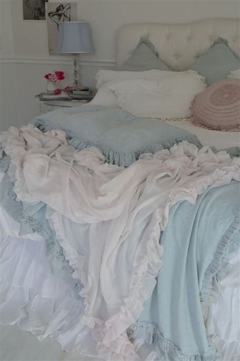 I Love The White And Blue Needs Patterned Sheets Though Shabby