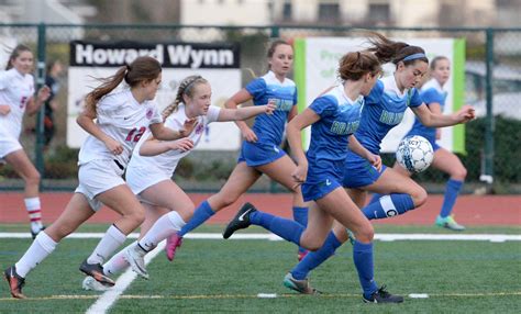 Prep Girls Soccer Branson Tam Battle In Top Of The Table Clash Marin Independent Journal
