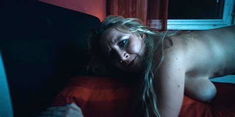 安娜玛丽亚穆赫在丑闻星球 com上的裸体性爱场景 xHamster