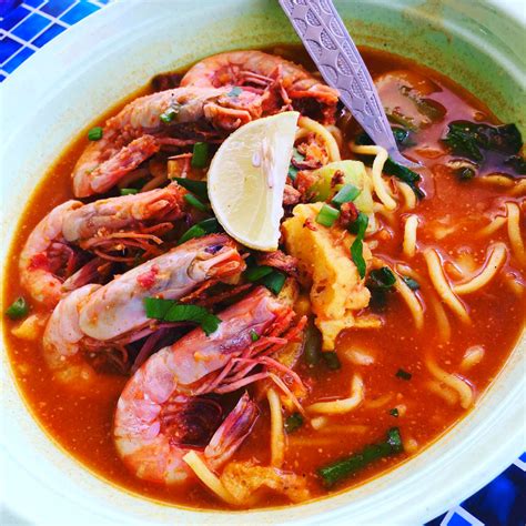 Mee ni sangat senang dah mudah. Mee Rebus Lan Ban Pecah Tanjung Piandang yang sedap