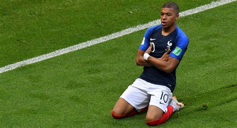 With these statistics he ranks number 83 in the french ligue 1. Kylian Mbappé reverse l'intégralité de ses primes à une ...