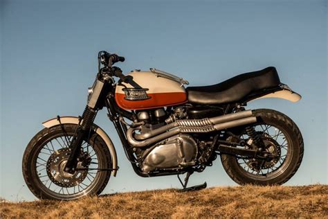 Keanu reeves shows us his most prized motorcycles collected gq. Brad Pitts Triumph auktioneras ut. Finns endast tre ...