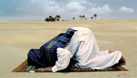 Namun, jika dilakukan dalam keadaan berwudhu' sangat baik atau lebih baik dan disunnahkan, tapi bukan syarat. Pengertian, Bacaan dan Tata Cara Sujud Syukur - Tuntunan ...