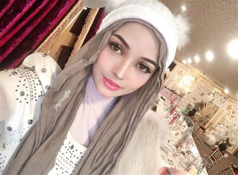 Joy turut memberitahu perceraiannya dengan bekas suami iaitu mohd rayos abdul rahim disahkan jatuh dengan talak satu dua tahun lalu selepas diputuskan oleh mahkamah tinggi syariah shah alam pada selasa. Joy Revfa Bakal Tamatkan Zaman Janda, Pilih Lelaki Tinggi ...