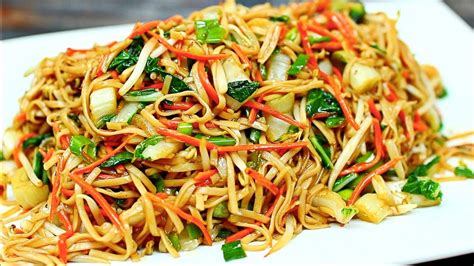 Add more or less red pepper flakes depending on your fondness for spicy food. How to Make the Best Chinese Lo Mein Recipe - Easy Chinese ...