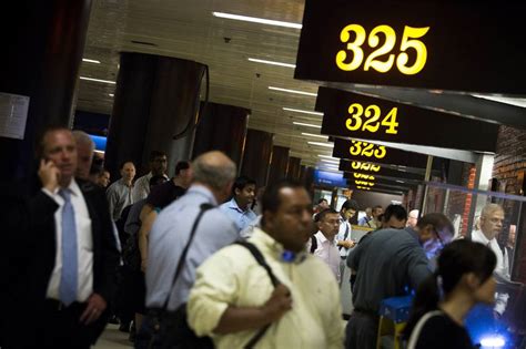 Port Authority Shuffles Gates At Bus Terminal In Midtown Manhattan Wsj
