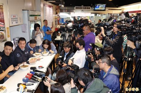 Include (or exclude) self posts. 新聞 藍營立委齊聚皇家傳承麵店 大啖「政治」 - 看板 Gossiping - 批踢踢實業坊