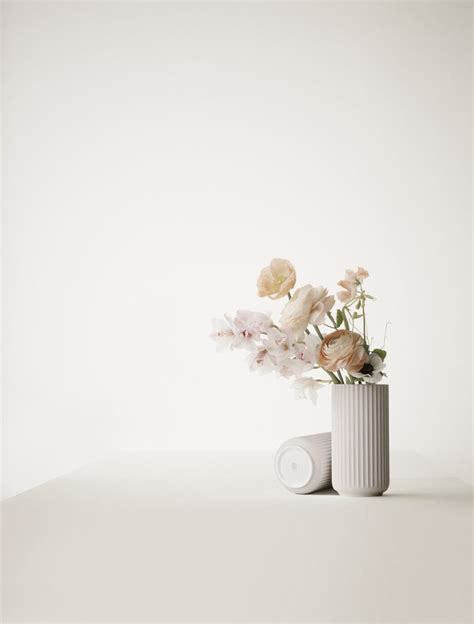 Med de 31 cm kan vasen også anvendes som gulvvase. New Lyngby vases | Stylizimo