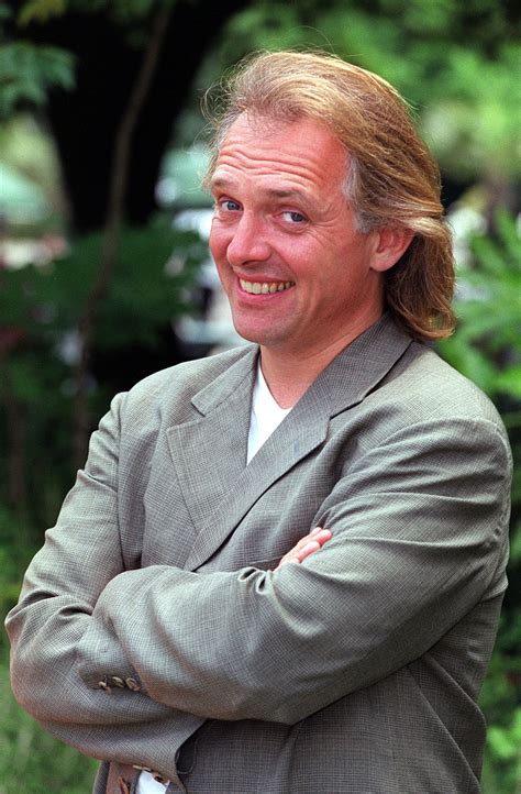4012379 biblioteca nacional de españa: Britse acteur en komiek Rik Mayall (56) overleden - NRC