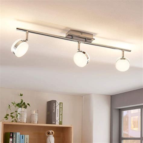 Das können spots im wohnzimmer, deckenstrahler im flur oder pendelleuchten über dem esstisch sein. led deckenbeleuchtung wohnzimmer | küchen deckenlampe | deckenleuchte stoff rund | led ...