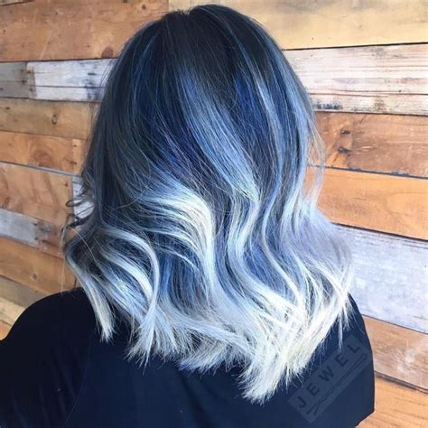 Gimme The Blues Bold Blue Highlight Hairstyles In 2020 Hair Color