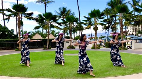 Blue Hawaii Hula Dance In Maui 3 11132019 Youtube