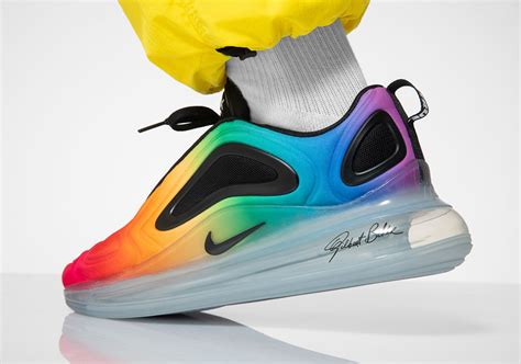 Scopri le nike air max 720, le scarpe con l'air più grande di sempre! Nike Air Max 720 Be True CJ5472-900 | SneakerNews.com