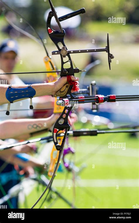 Recurve Hi Res Stock Photography And Images Alamy
