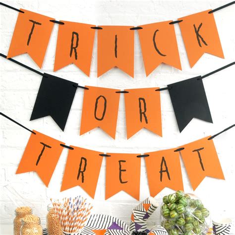 Halloween Trick Or Treat Party Bunting Halloween Hacks Small Halloween Party Halloween Bunting