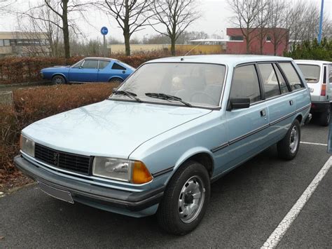 Peugeot 305 Review And Photos