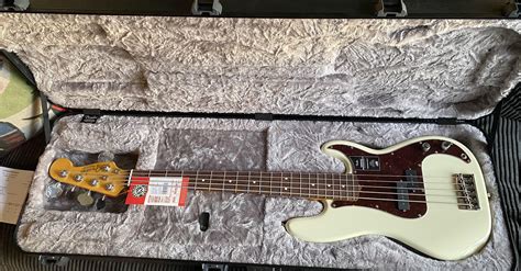 NBD Fender American Professional II Precision Bass V Rosewood