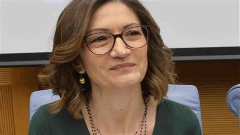 She served as italian minister of education in the berlusconi iv cabinet until november 16, 2011. Mariastella Gelmini positiva al Covid: "Virus subdolo e ...