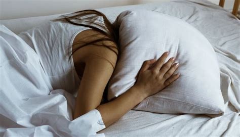 Punya 4 Kebiasaan Tidur Ini Hati Hati Berisiko Otak Rusak Lho Halosehat