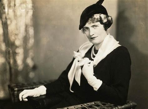 Marjorie merriweather post wearing a night star dress for a ball. ca. 1935 --- Marjorie Merriweather Post, when wife of US Ambassador Joseph E. Davies. | Womens ...