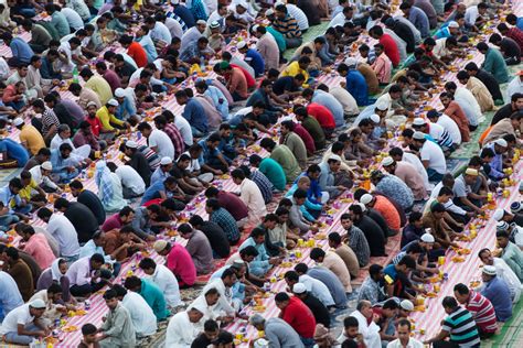 How Is Eid Al Fitr Celebrated In Islam