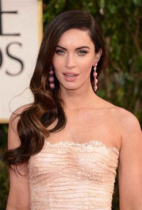 Lots Of Celebrities And Brides Are Sporting The Latest Wedding Hairstyle Trend Side Swept