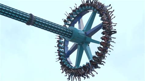 Worlds Tallest Pendulum Ride Crazanity At Six Flags Magic Mountain