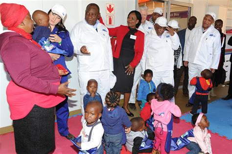 Daha önce apartheid karşıtı bir aktivist , sendika lideri ve iş adamı olan ramaphosa. Bright beginnings for children of Mookgophong | Vuk'uzenzele