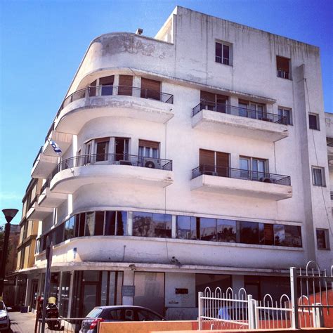 The permanent exhibition of the centre has old photos, architectural drafts and blueprints for 25 bauhaus buildings in tel aviv. 1920's Bauhaus in Tel Aviv | Bauhaus architecture, White ...