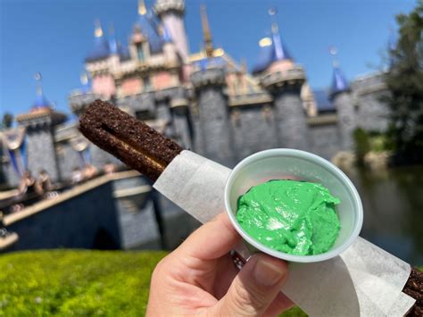 Review Halloween Time Chocolate Cookie Crumble Churro With Green