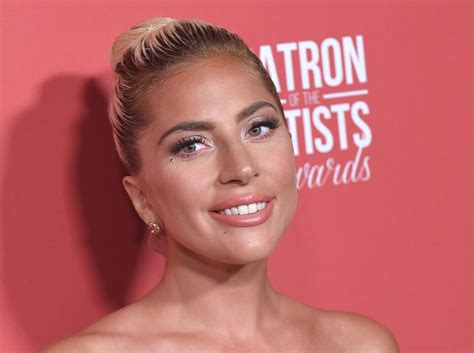 Lady gaga, born stefani joanne angelina germanotta, is an american songwriter, singer, actress, philanthropist, dancer and fashion designer. "Lady Gaga-film A Star Is Born" komt naar Netflix | BASE ...