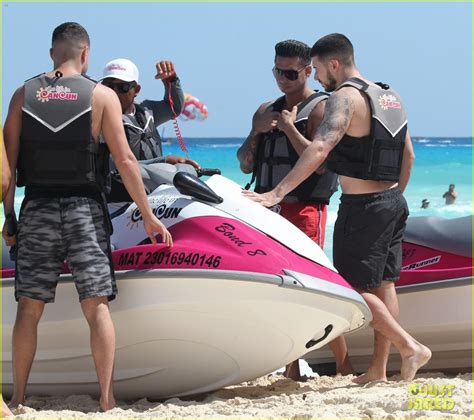 Jersey Shore S Pauly D Vinny Go Shirtless In Cancun Photo 4260713
