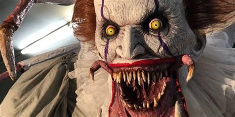 This Enormous Pennywise Animatronic Will Give You Nightmares Horror